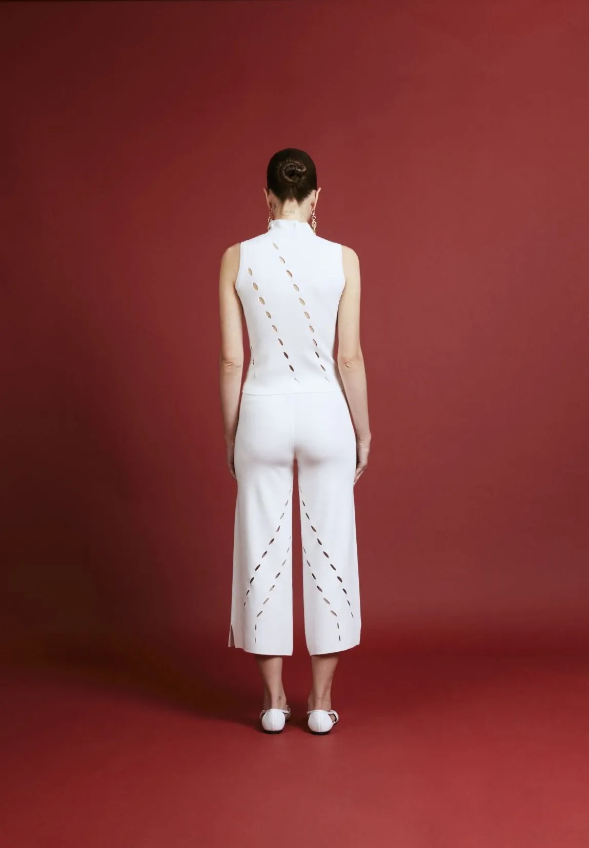 Nathalie White Tank Top with Perforated Collar