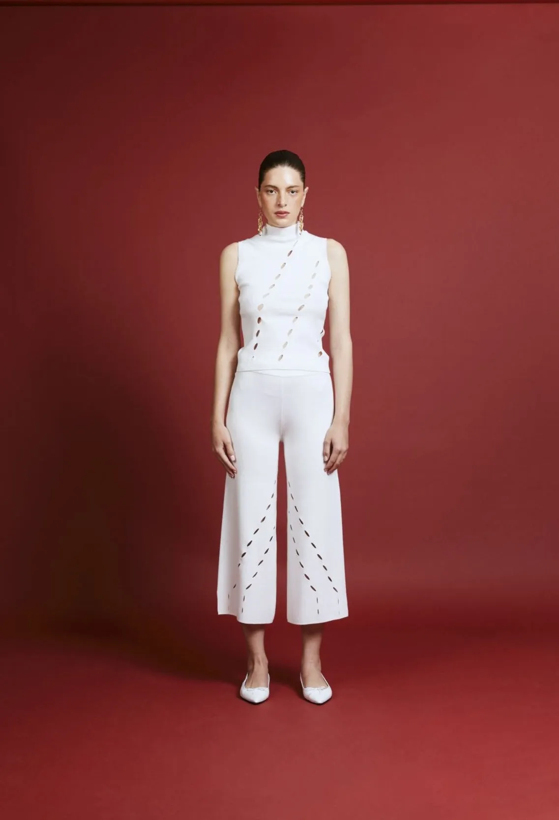 Nathalie White Tank Top with Perforated Collar