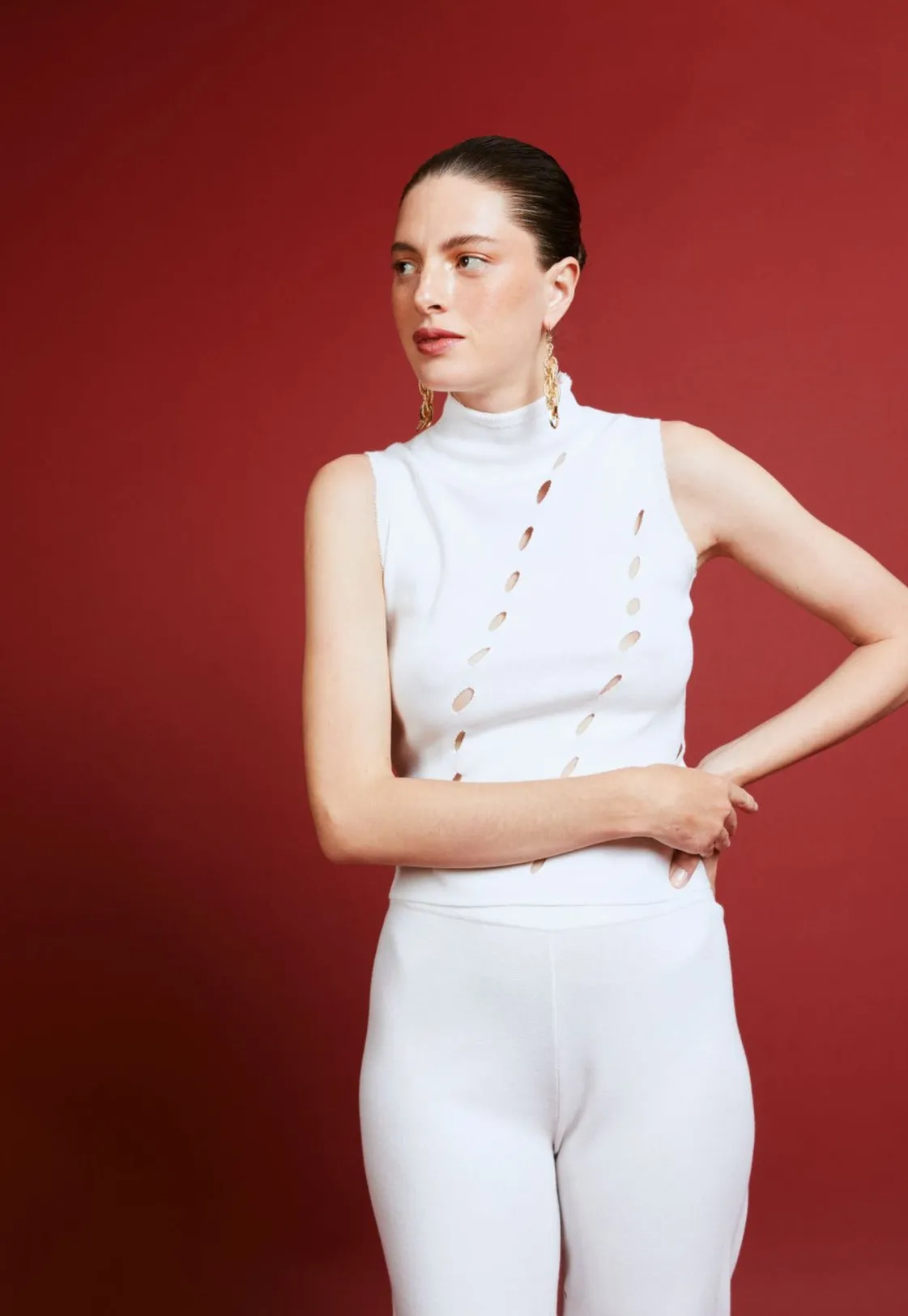 Nathalie White Tank Top with Perforated Collar