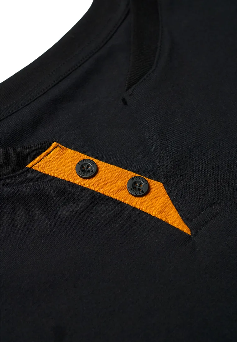 Ryusei Kaos Pria Kamazaki Button Black